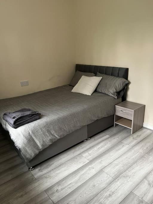 הוילה פלמסטד Extra Large House In Woolwich מראה חיצוני תמונה
