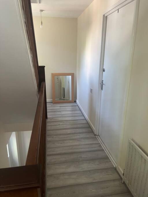 הוילה פלמסטד Extra Large House In Woolwich מראה חיצוני תמונה