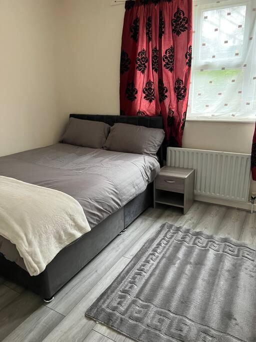 הוילה פלמסטד Extra Large House In Woolwich מראה חיצוני תמונה
